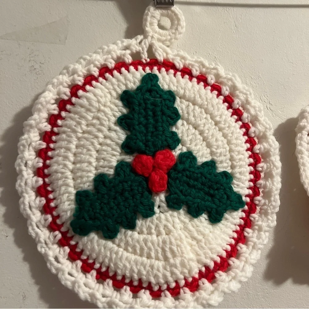 Christmas Hand Crotchet Raised Poinsettia & Holly Design Set Pot Holders W/Loop